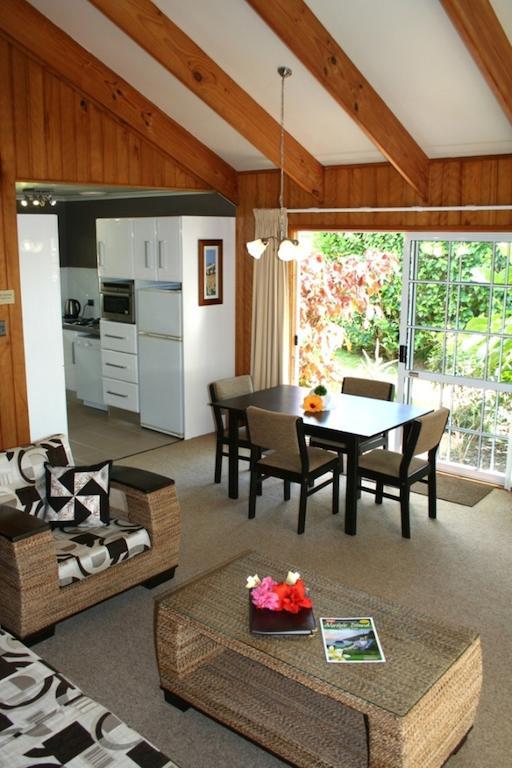Shiralee Executive Cottages Burnt Pine Room photo